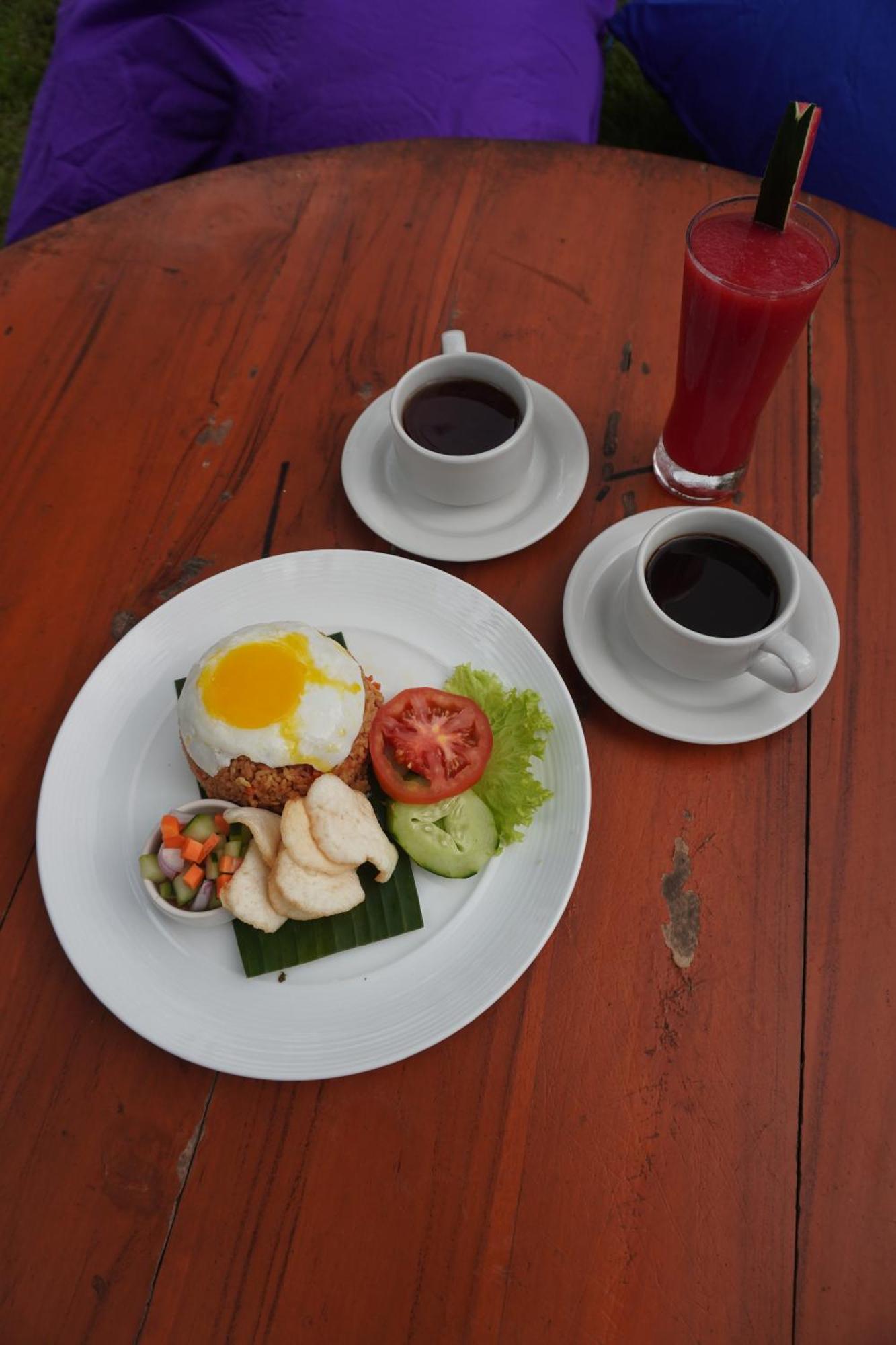 Bali Made Escape Hotel กีอันยาร์ ภายนอก รูปภาพ